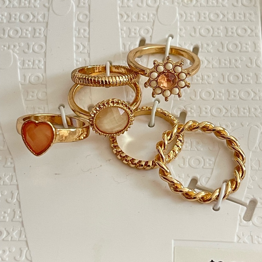 NWT JOE BOXER• 6 Stacking Rings• Gold tone•Various shapes and sizes 🎉HP🎉